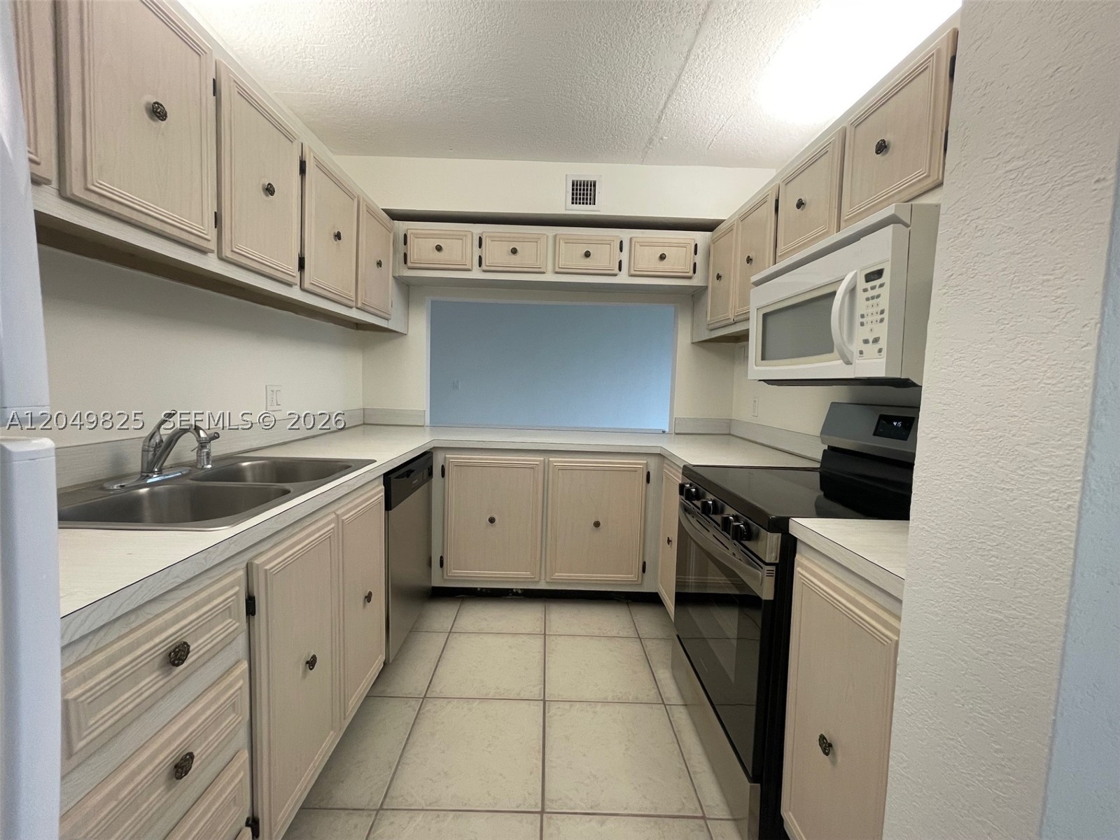 LIVE OAK CONDO ELEVEN - Residential