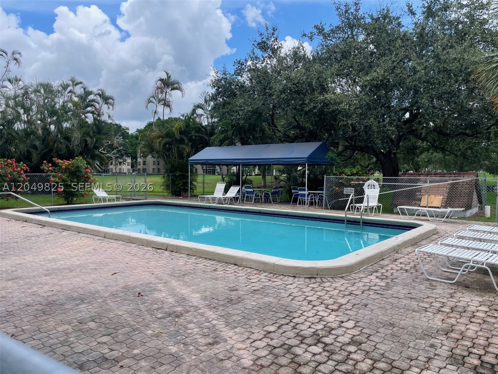LIVE OAK CONDO ELEVEN - Residential
