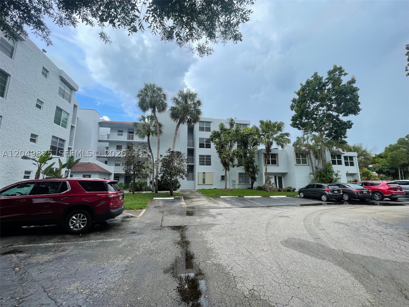 LIVE OAK CONDO ELEVEN - Residential