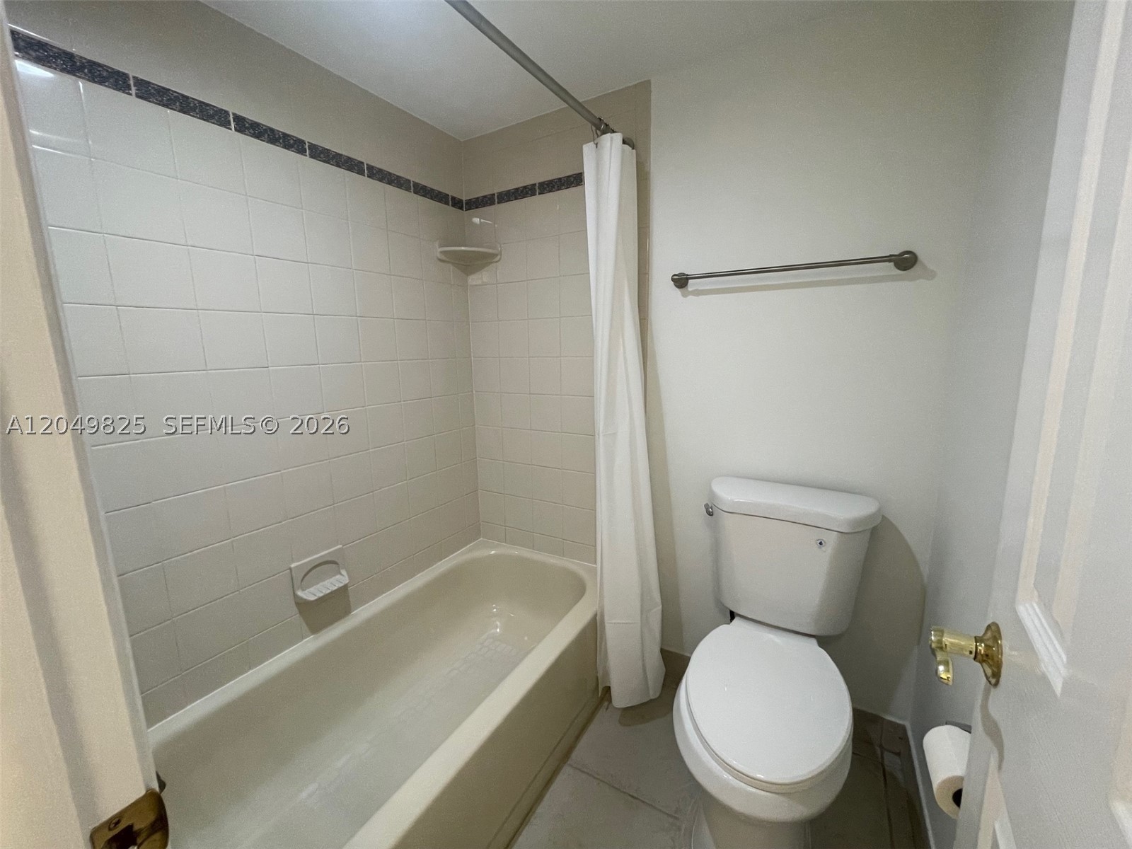 LIVE OAK CONDO ELEVEN - Residential
