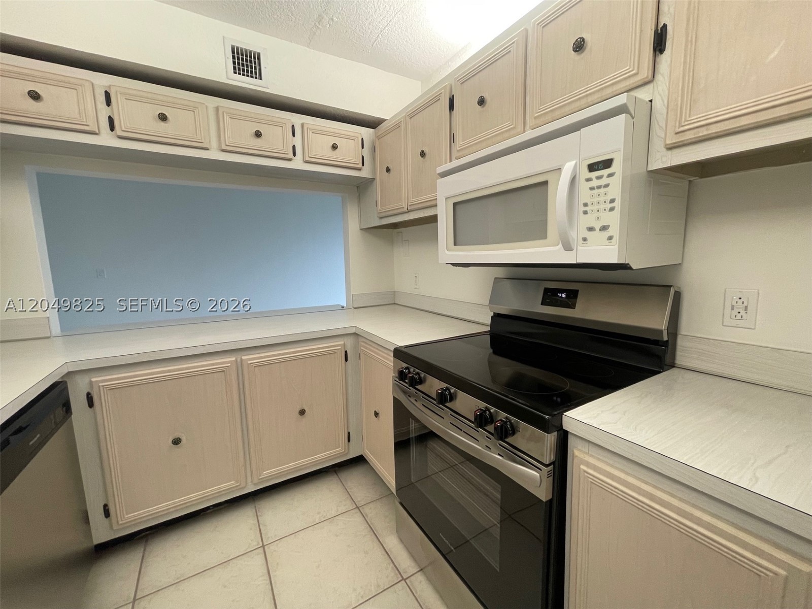 LIVE OAK CONDO ELEVEN - Residential