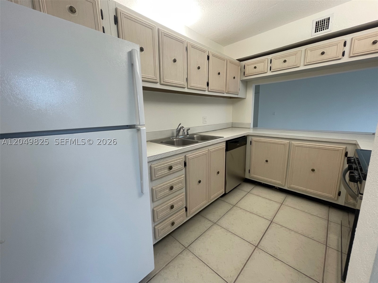 LIVE OAK CONDO ELEVEN - Residential