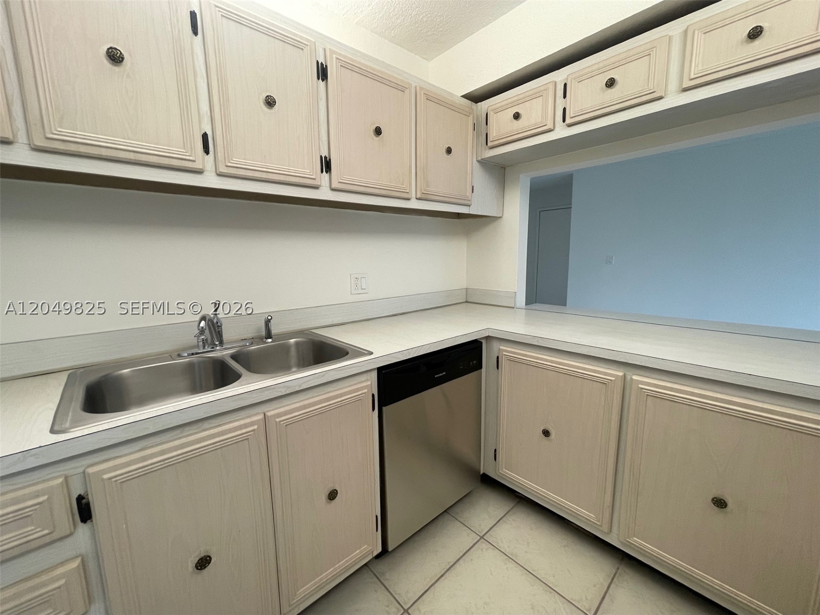 LIVE OAK CONDO ELEVEN - Residential
