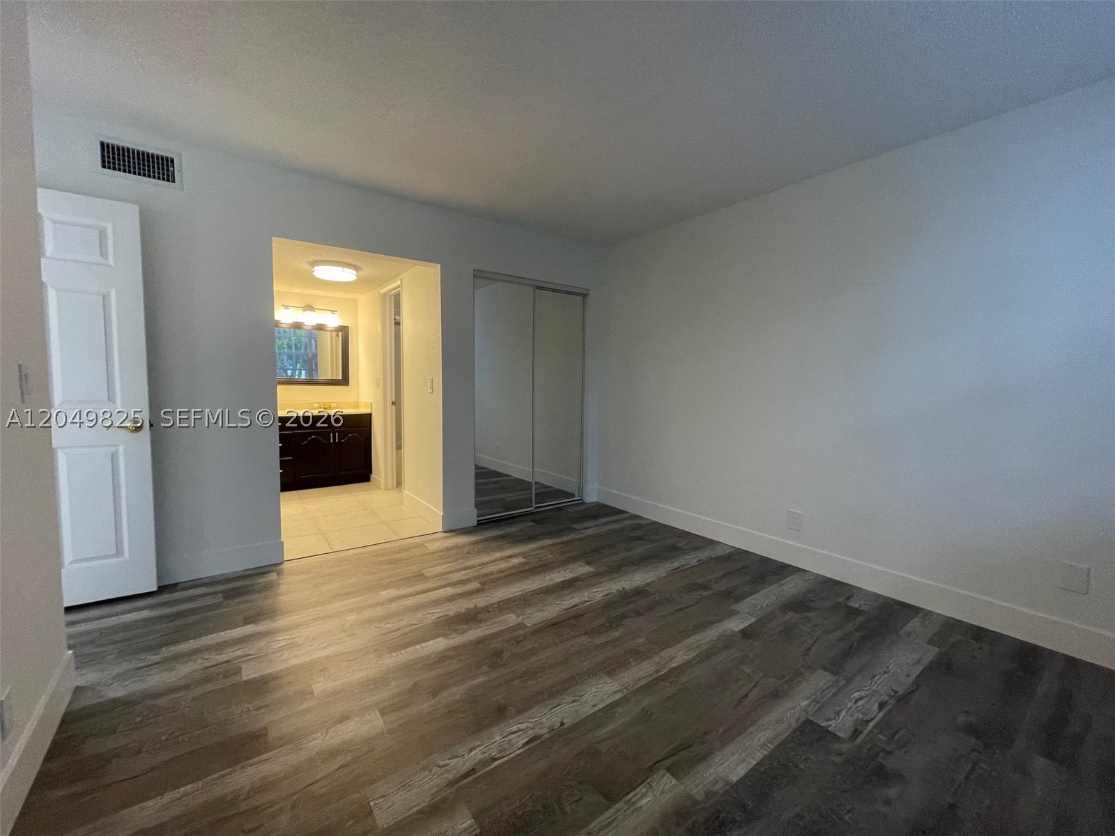 LIVE OAK CONDO ELEVEN - Residential