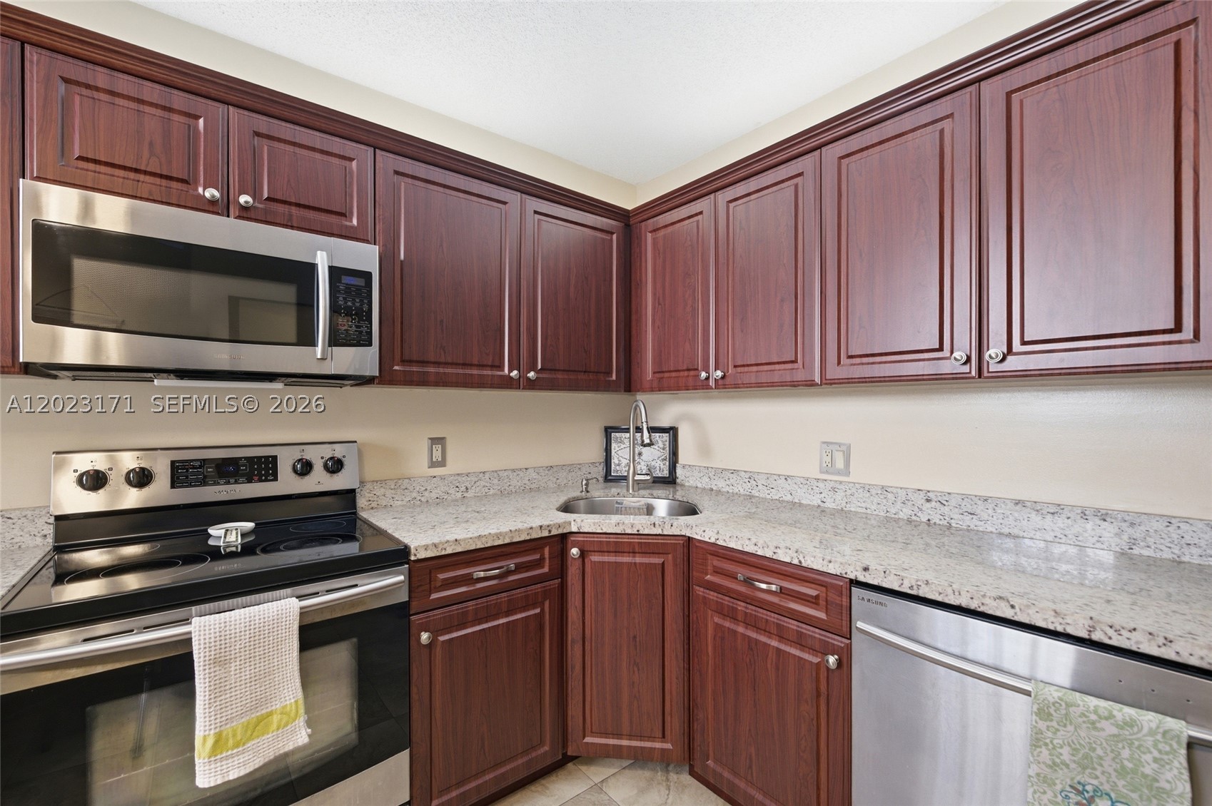 BAYVIEW VILLAGE B CONDO - Residential