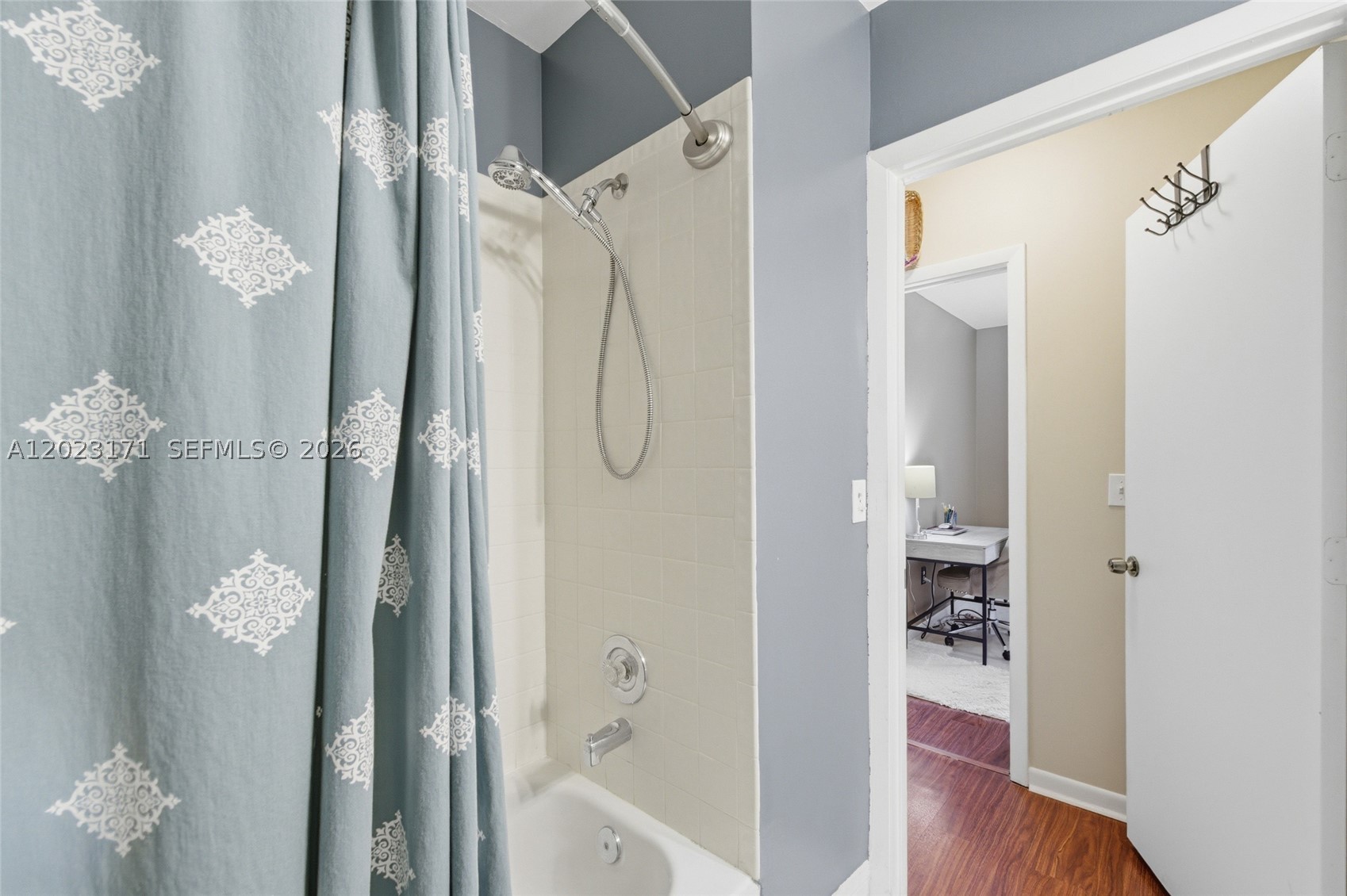 BAYVIEW VILLAGE B CONDO - Residential