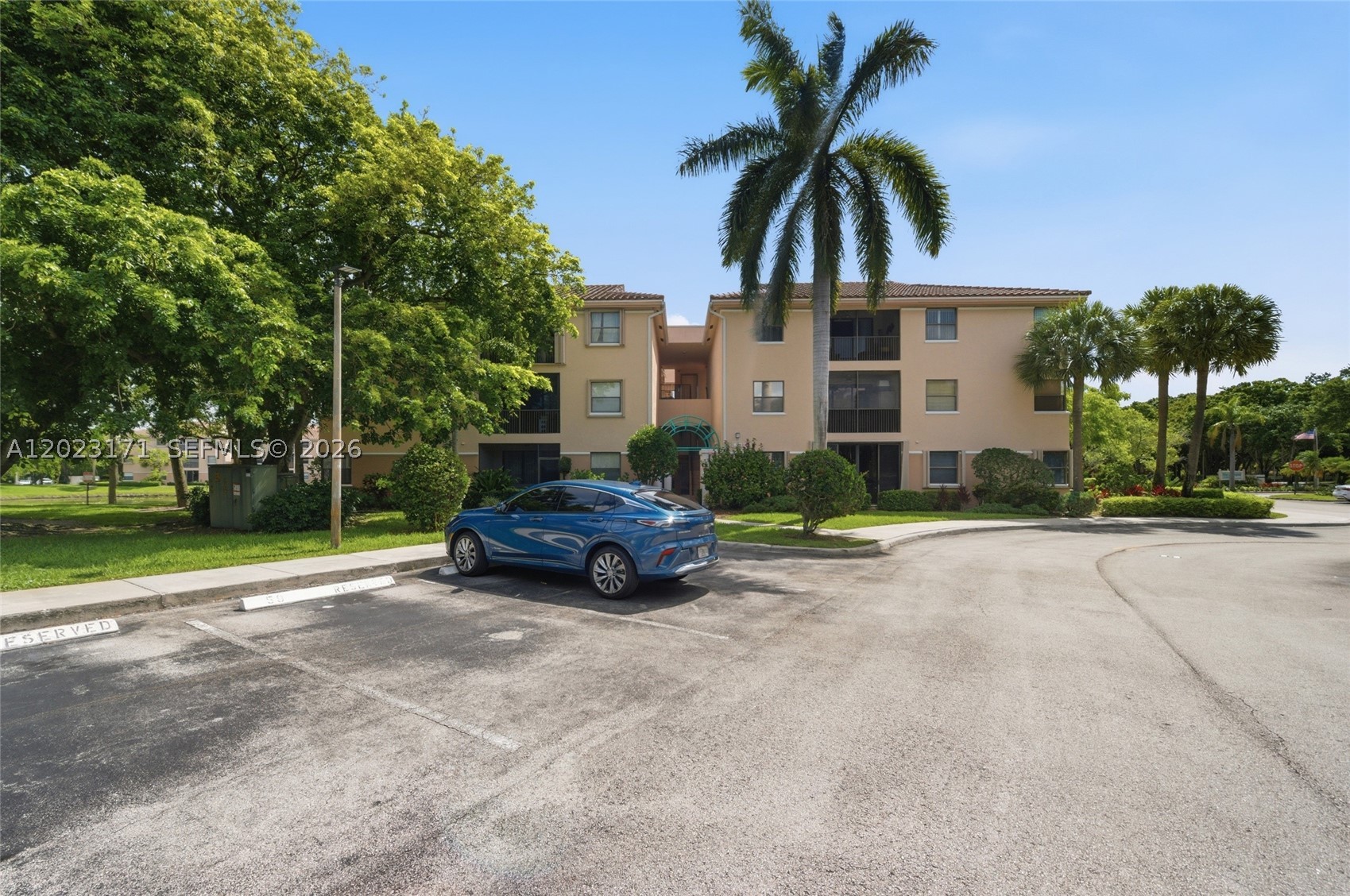 BAYVIEW VILLAGE B CONDO - Residential
