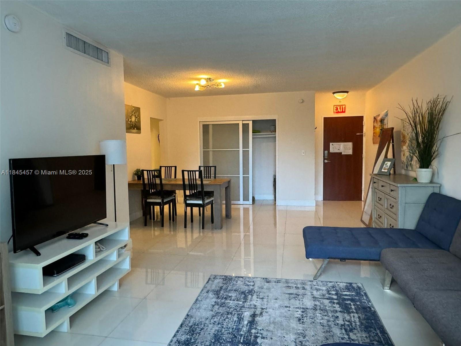 TIDES ON HOLLYWOOD BEACH - Residential