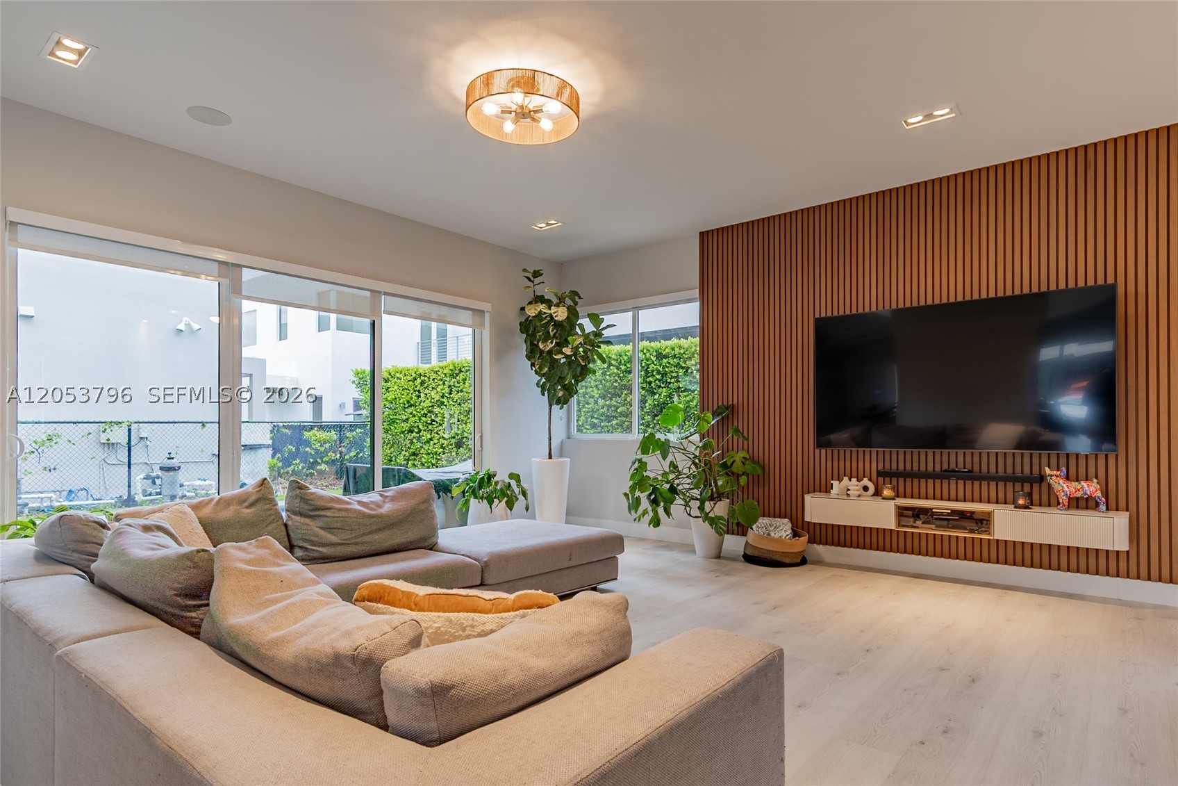 DORAL COMMONS RESIDENTIAL - Residential