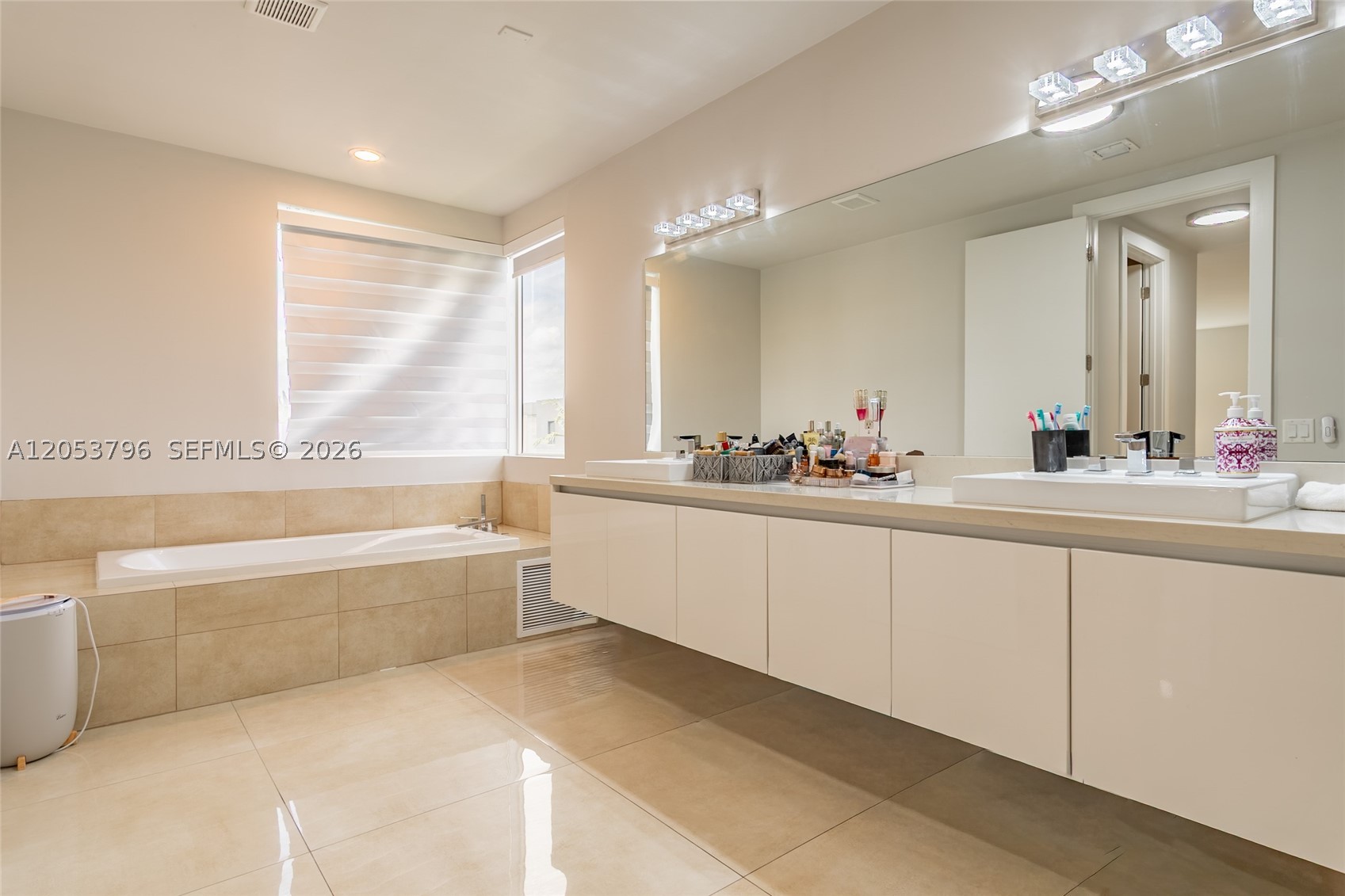 DORAL COMMONS RESIDENTIAL - Residential