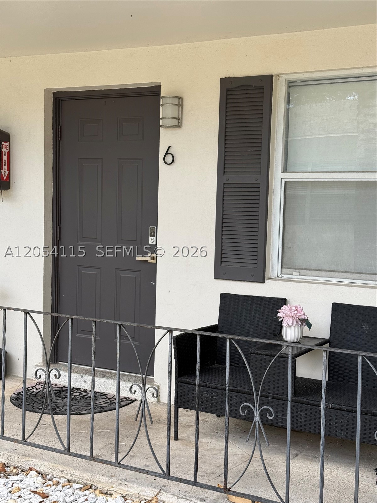 HOLLYWOOD LITTLE RANCHES - Residential Lease