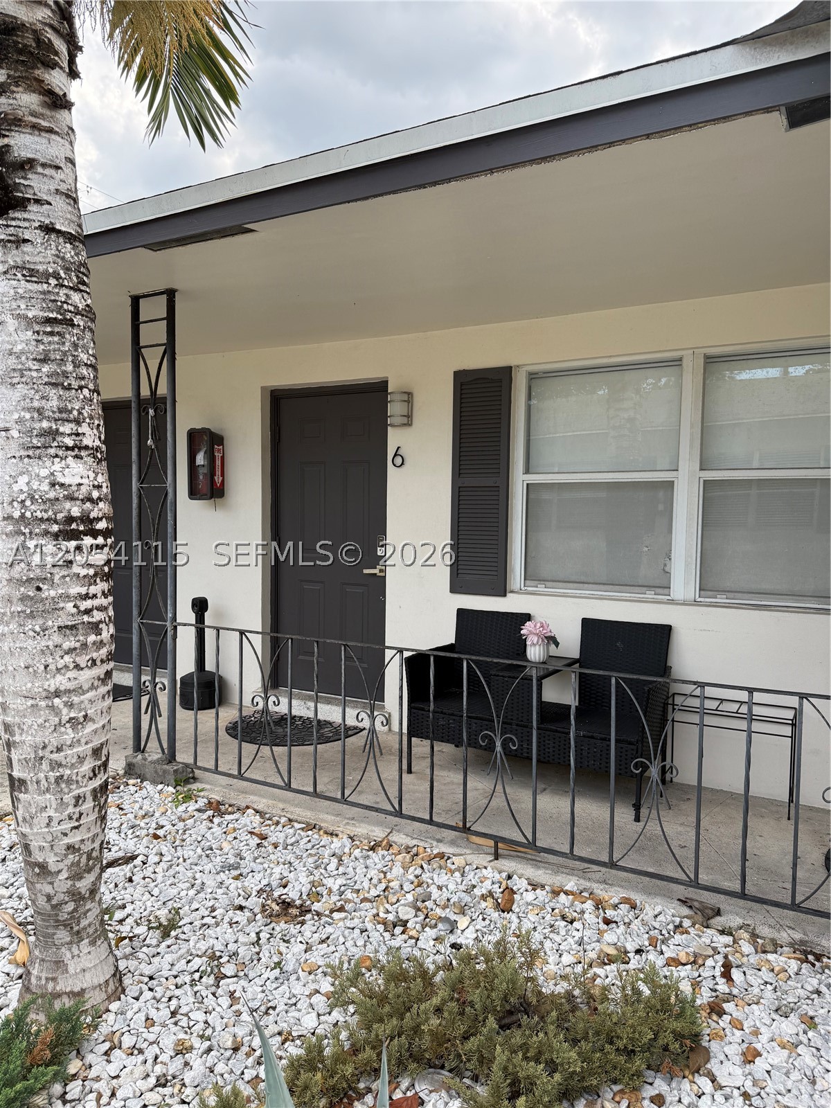 HOLLYWOOD LITTLE RANCHES - Residential Lease