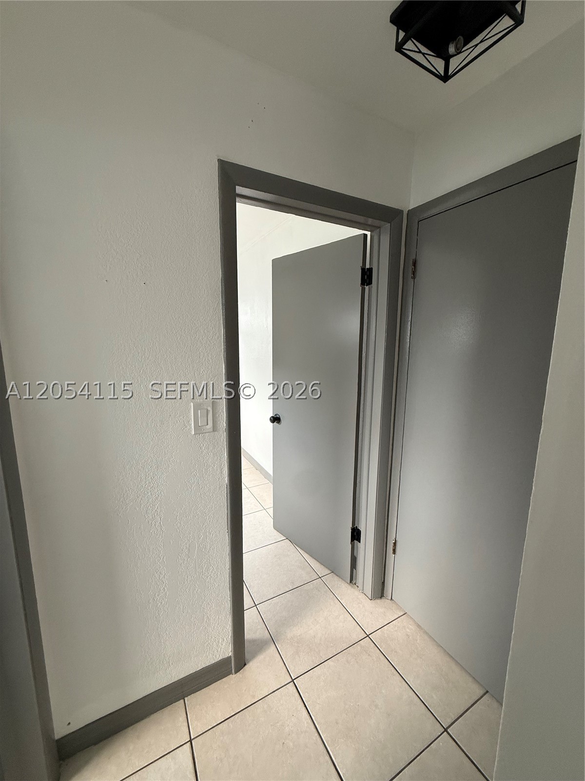HOLLYWOOD LITTLE RANCHES - Residential Lease