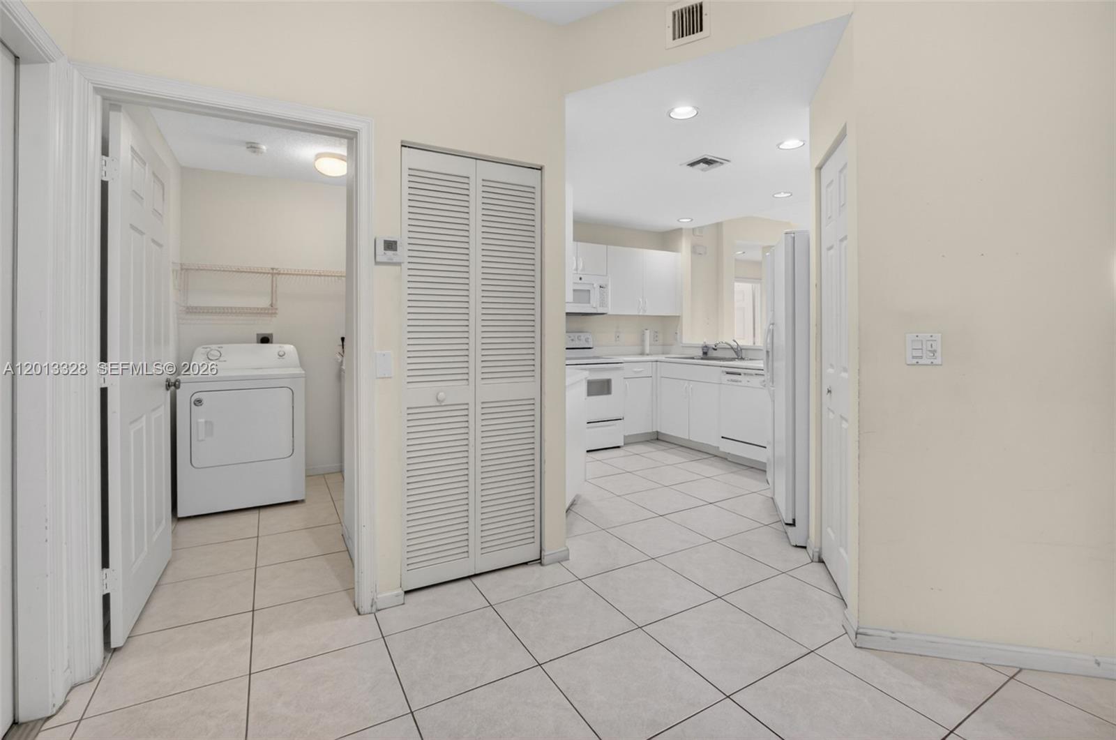 CRYSTAL POINTE II CONDO - Residential