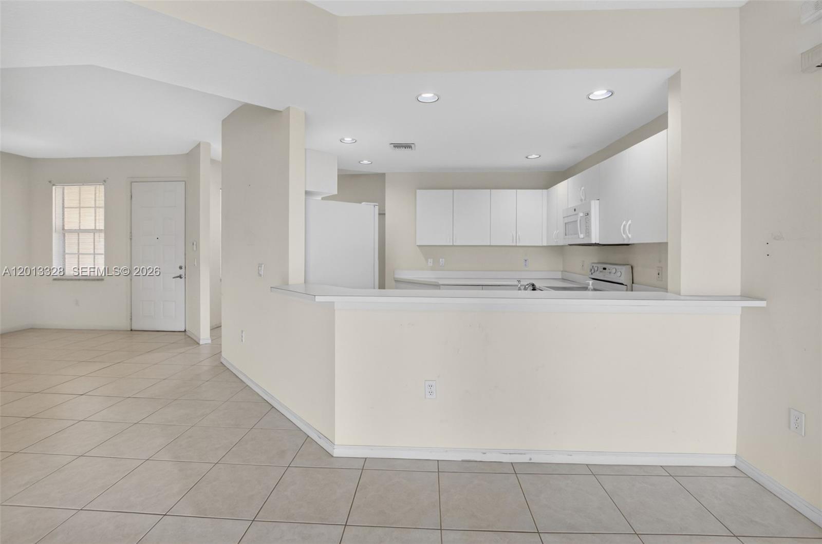 CRYSTAL POINTE II CONDO - Residential