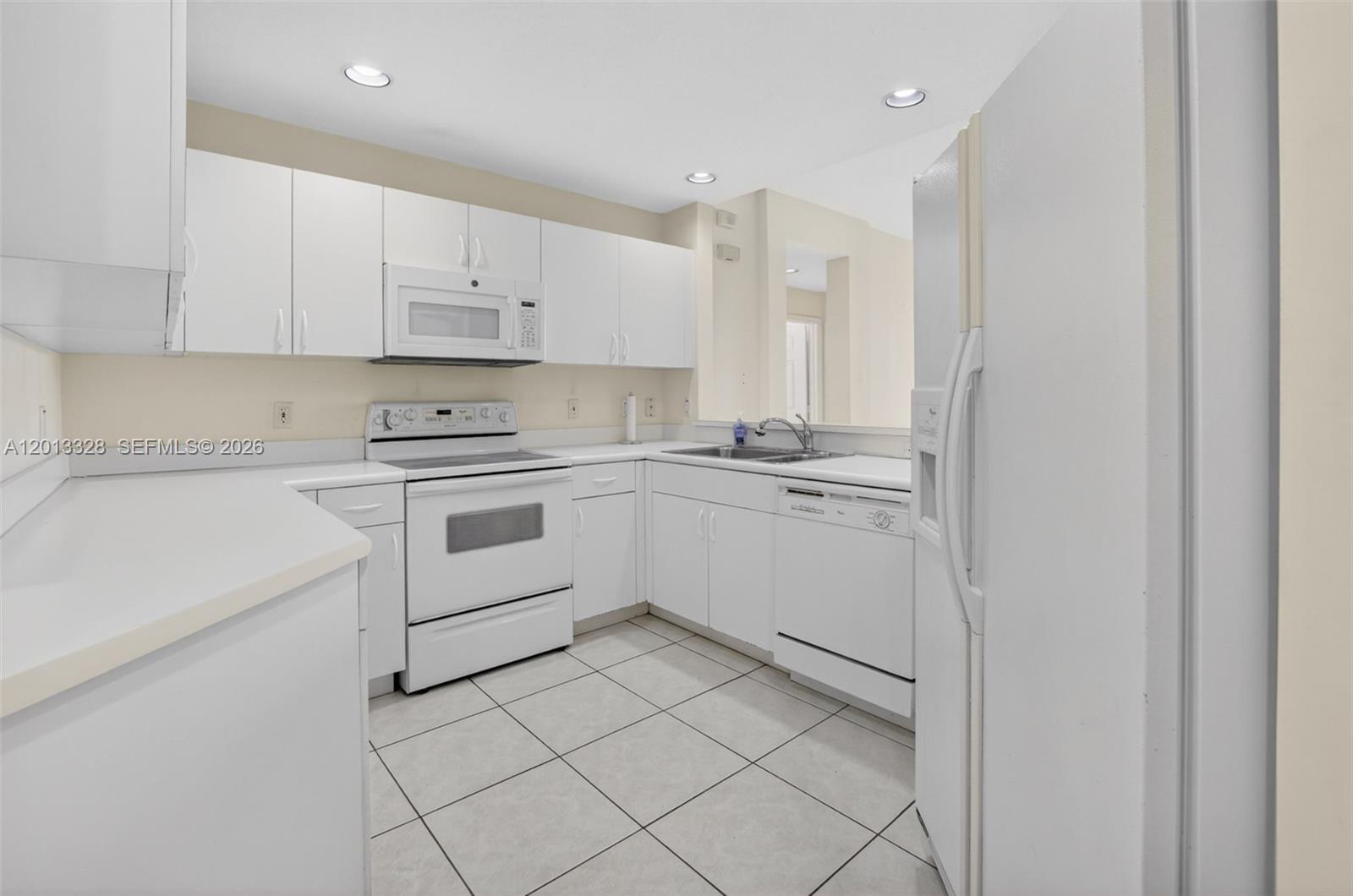 CRYSTAL POINTE II CONDO - Residential