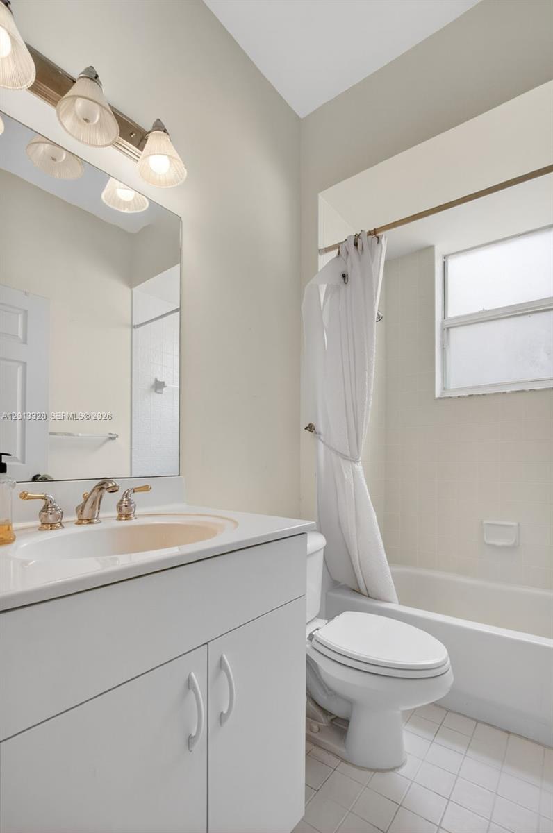 CRYSTAL POINTE II CONDO - Residential