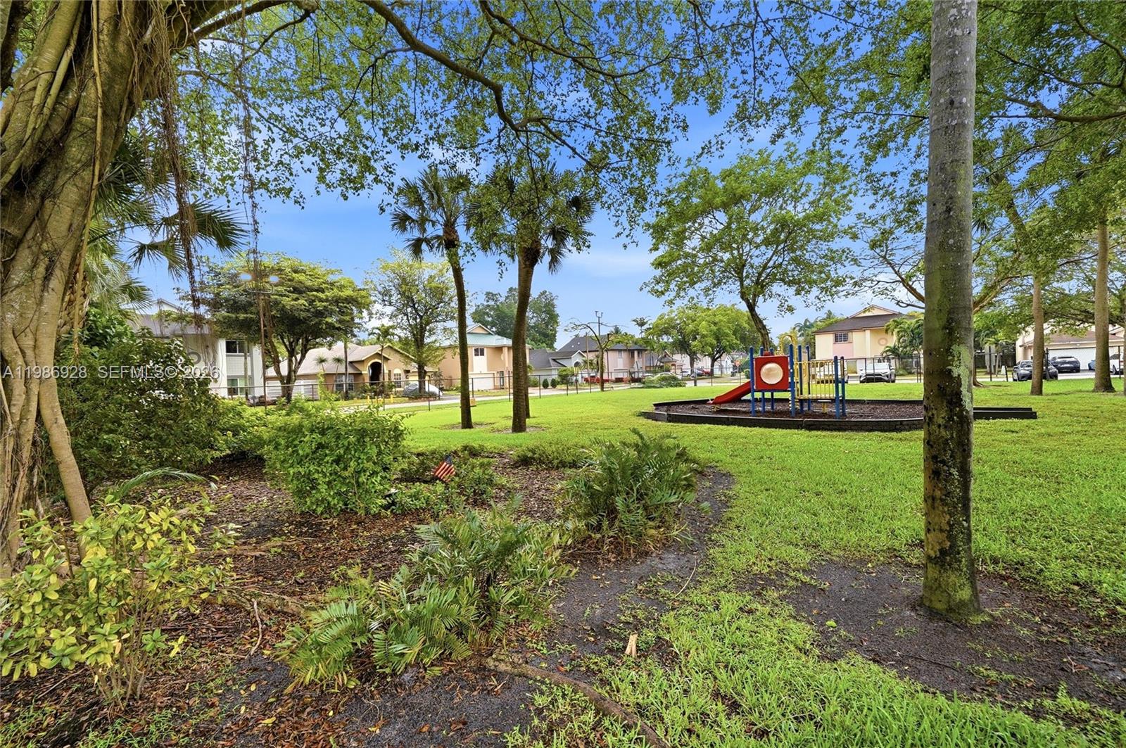LAKESIDE SOUTH - Residential