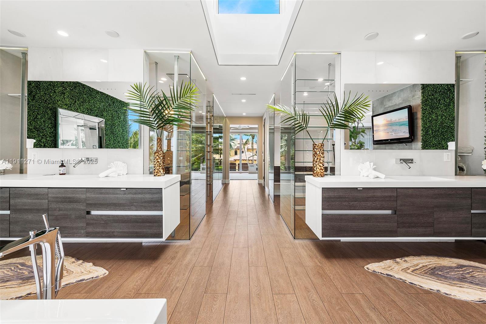BEACH WAY HEIGHTS UNIT - Residential