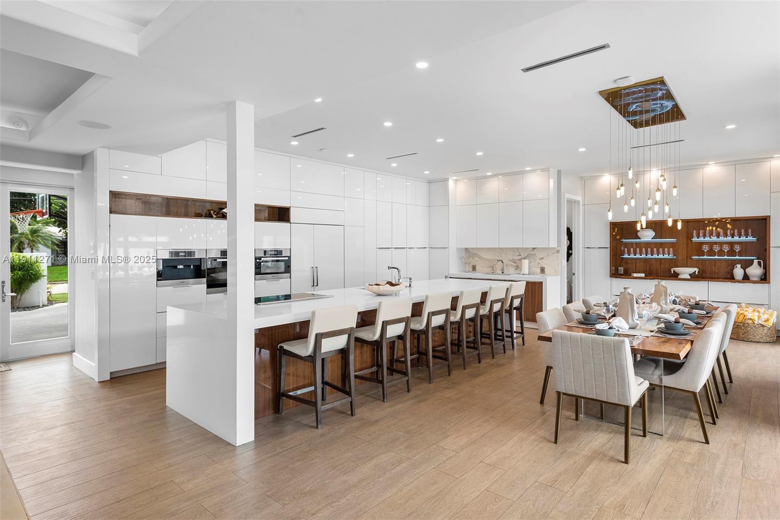 BEACH WAY HEIGHTS UNIT - Residential