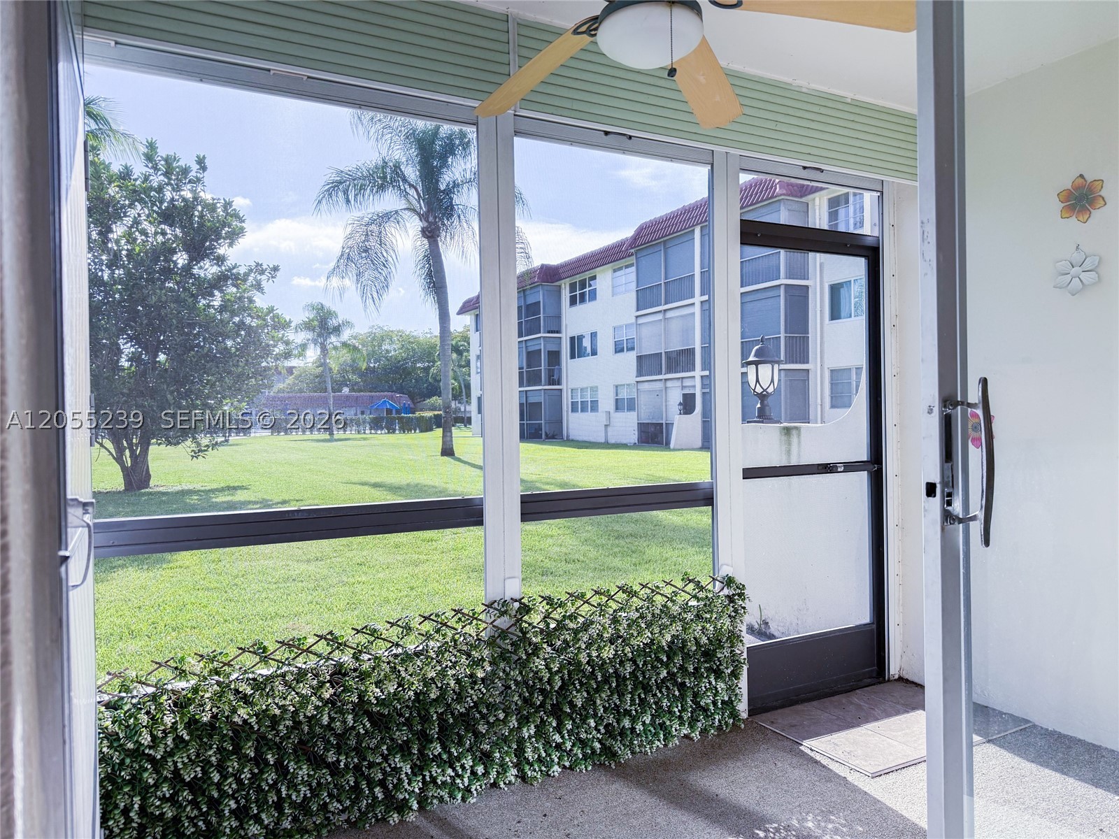 HOLLYBROOK GOLF AND - Residential