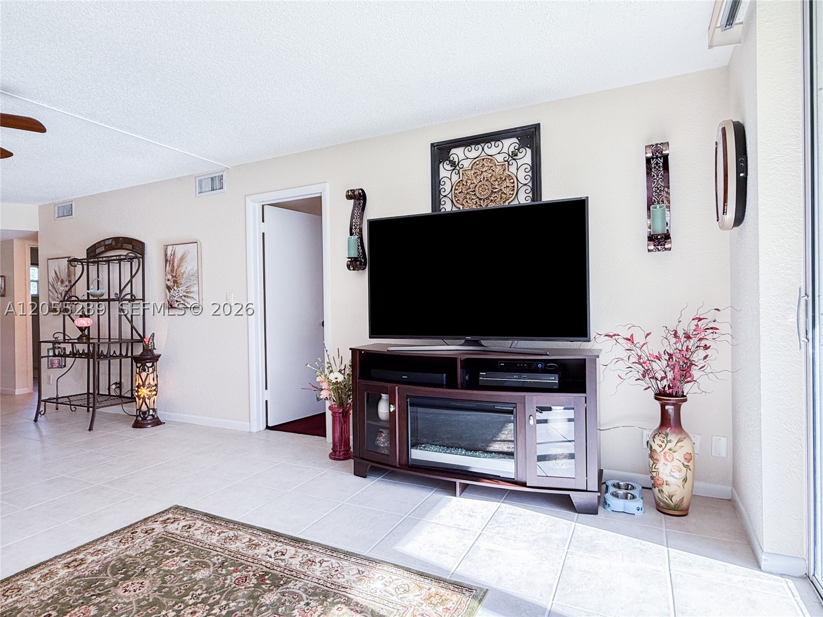 HOLLYBROOK GOLF AND - Residential