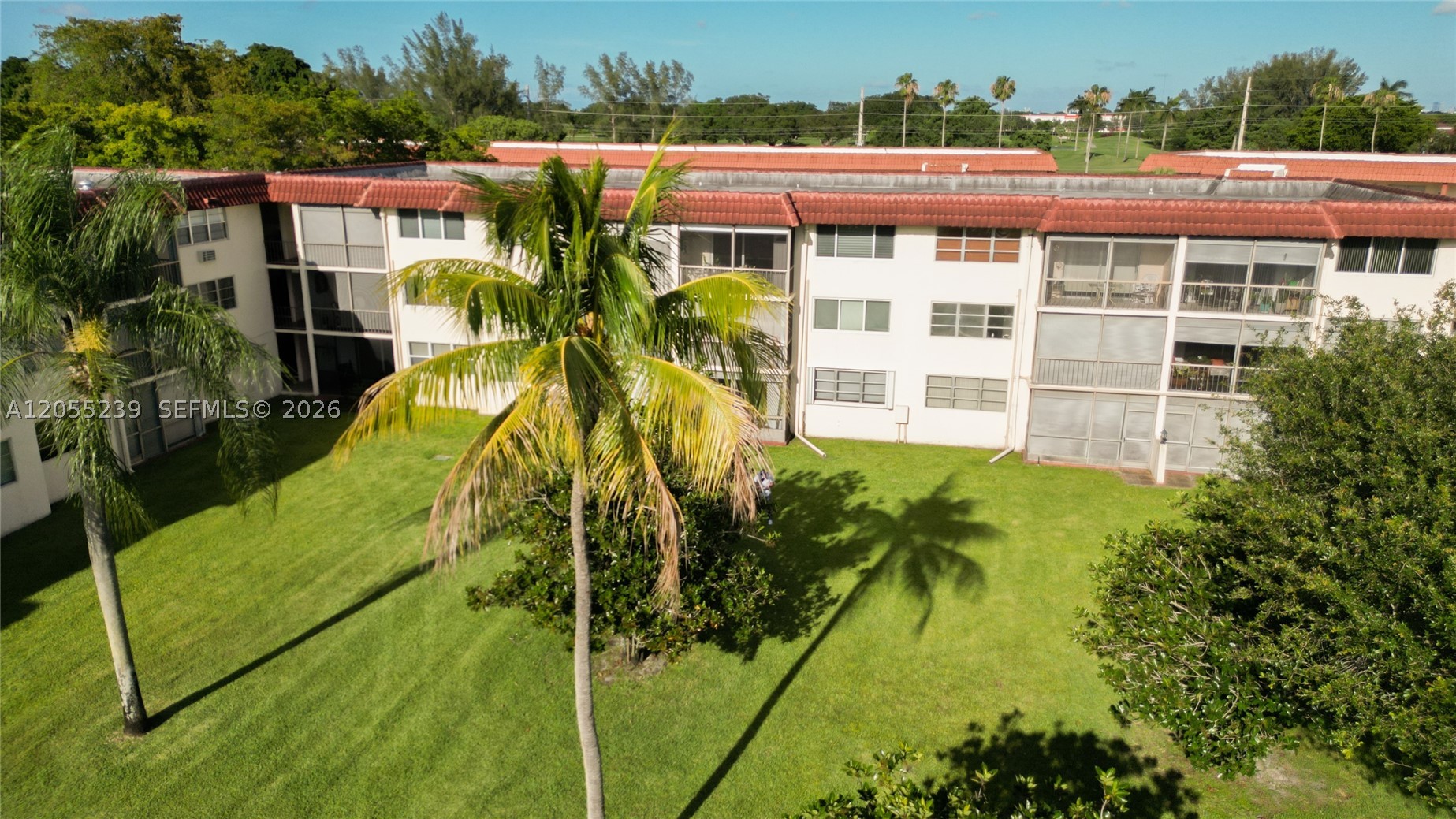 HOLLYBROOK GOLF AND - Residential
