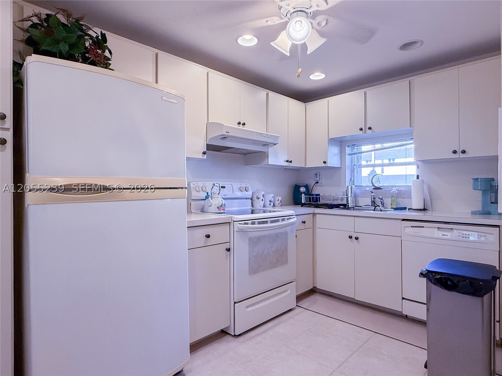 HOLLYBROOK GOLF AND - Residential