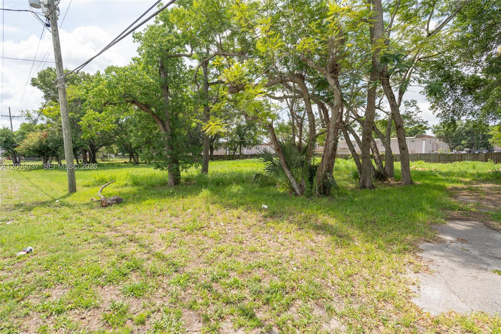 LAKE BARTON PARK - Land