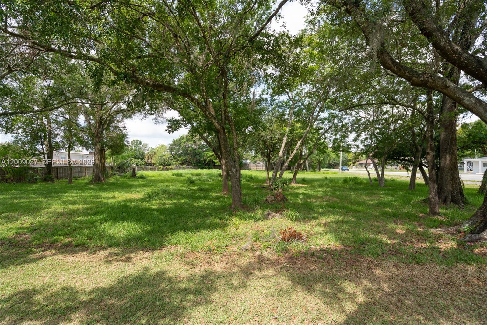 LAKE BARTON PARK - Land