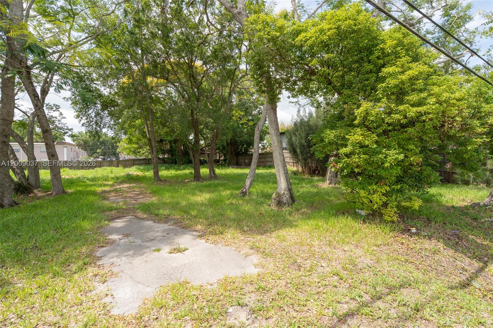 LAKE BARTON PARK - Land
