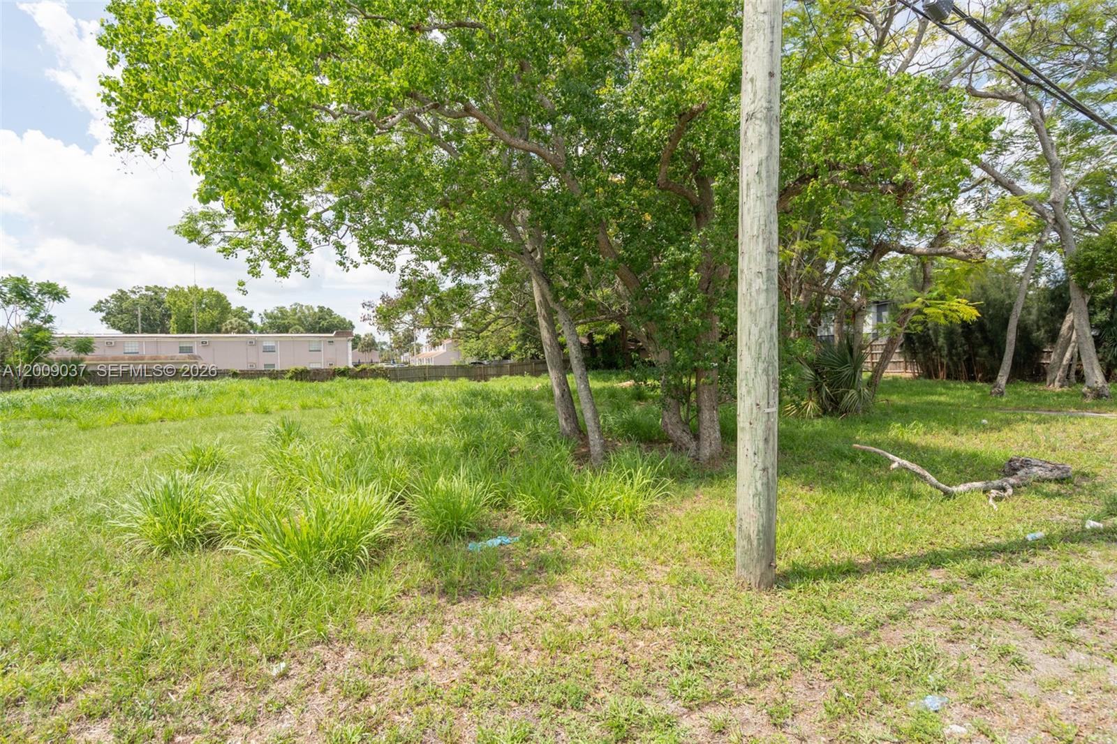 LAKE BARTON PARK - Land