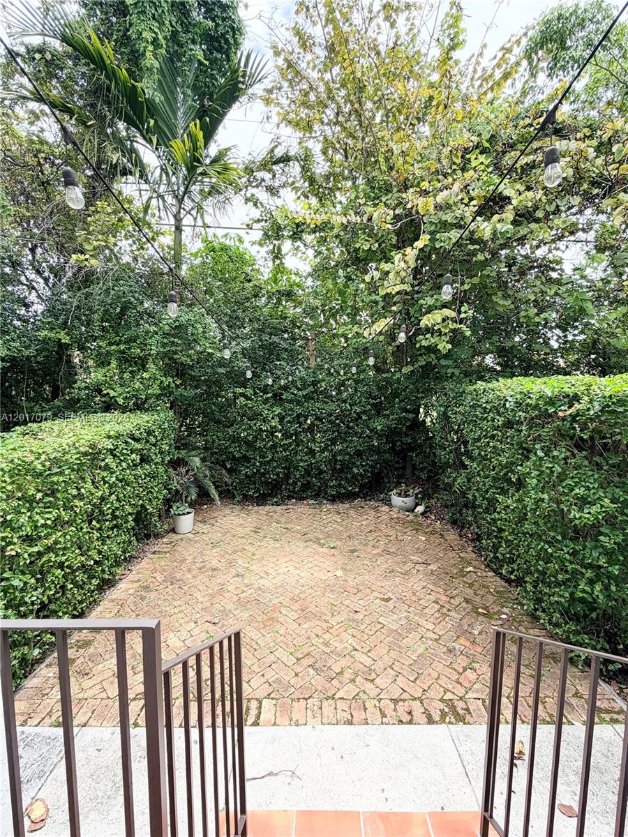CORAL GABLESVILLAS CONDO - Residential Lease