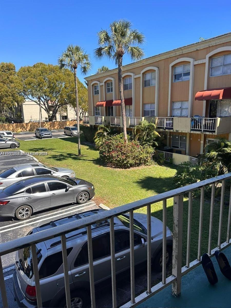 Excellent investment opportunity! This well-maintained 1 bedroom, 1.5 bathroom apartment is located in a desirable gated community. The property offers a prime location close to schools, shopping malls, and major highways, providing both convenience and accessibility. The condominium features resort-style amenities, including a fully equipped gym, BBQ area, tennis courts, and more. Ideal for investors or owner-occupants seeking comfort, security, and long-term value in a high-demand area.