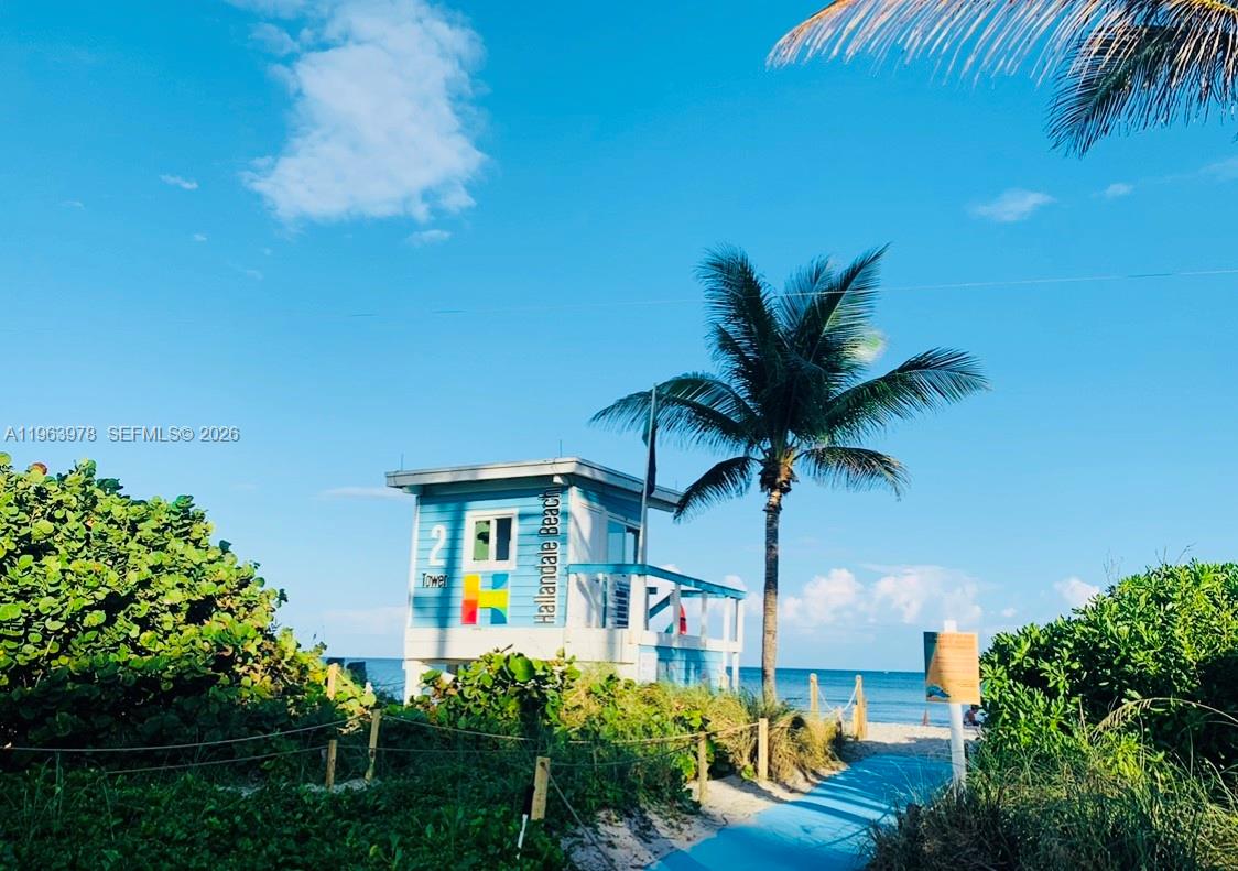 FOURTH GULFSTREAM GARDEN - Residential