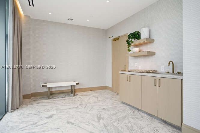 Bayshore Ysabella Condo - Residential