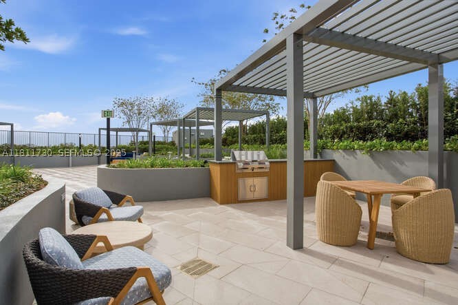 Bayshore Ysabella Condo - Residential