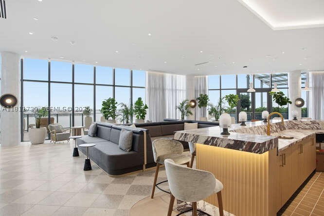 Bayshore Ysabella Condo - Residential