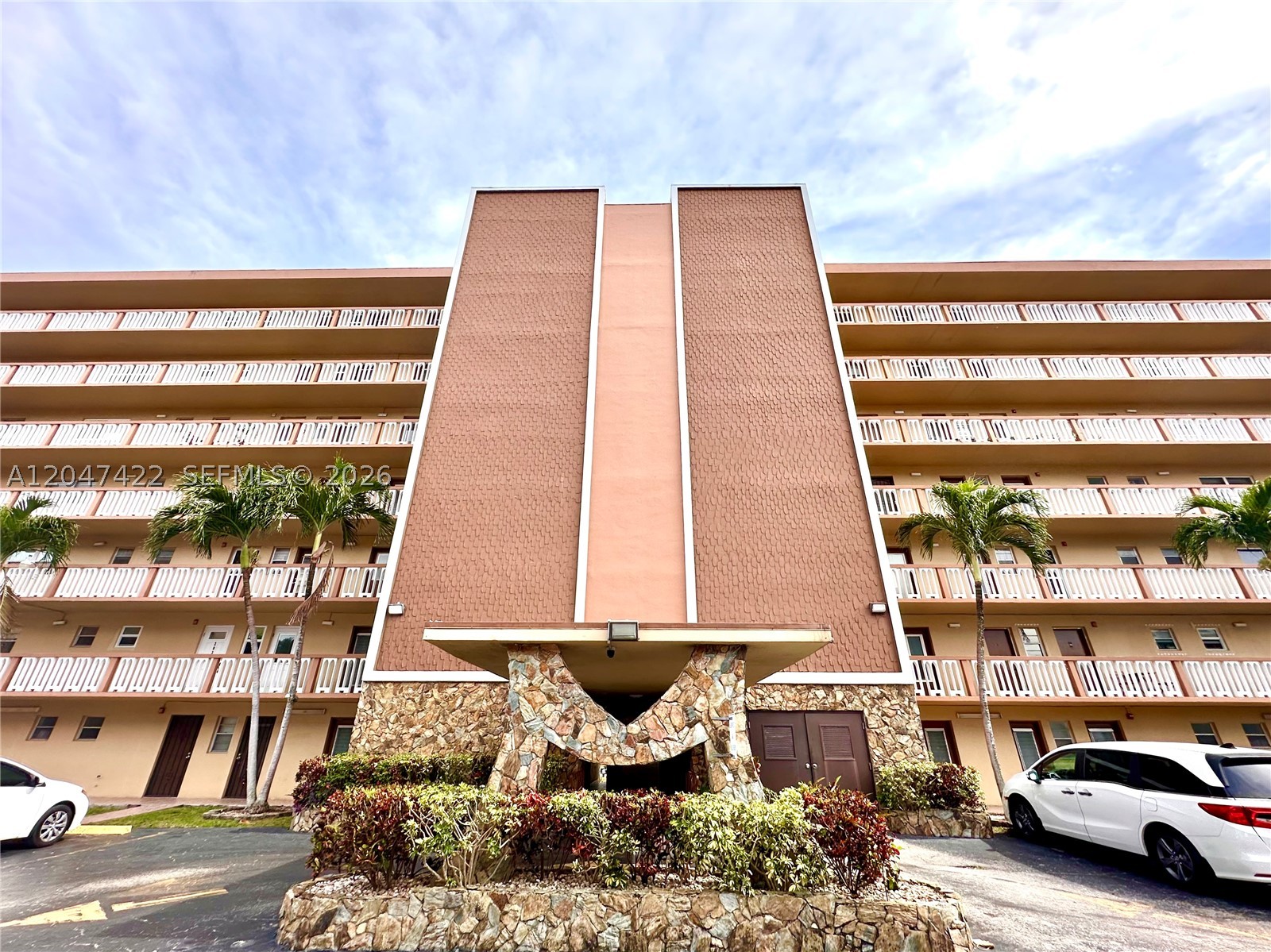 MEADOWBROOK CONDO APTS BL - Residential