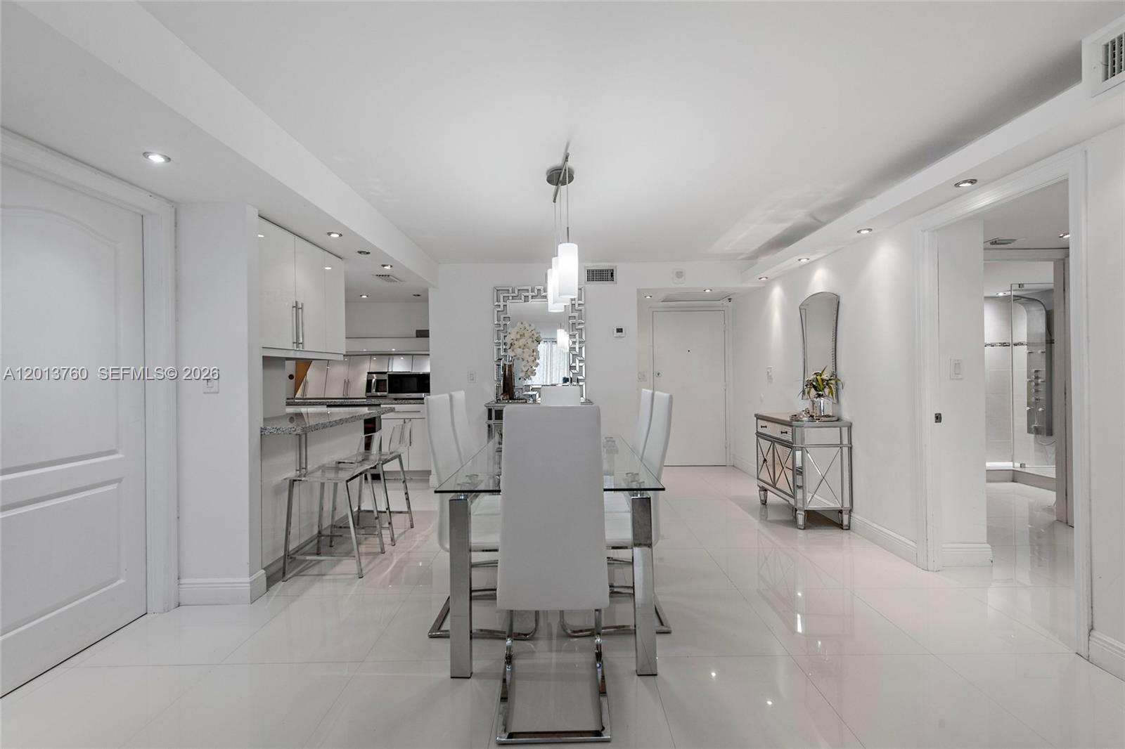 MAISON GRANDE CONDO - Residential