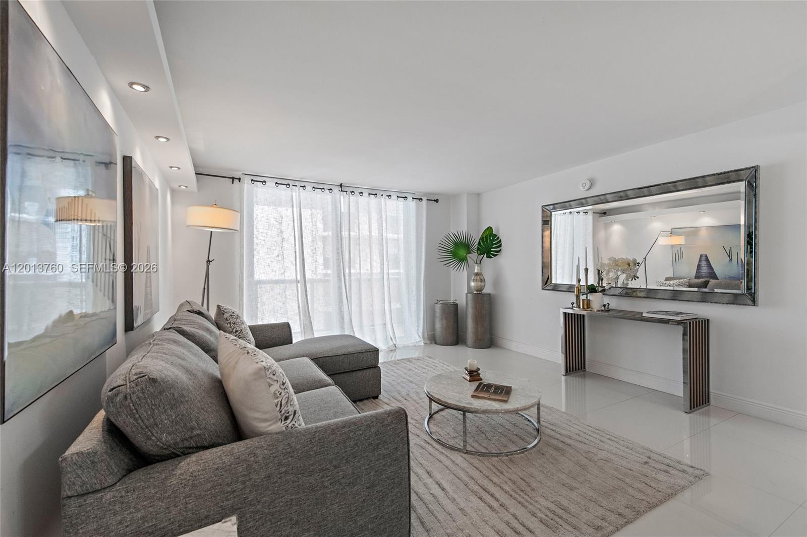 MAISON GRANDE CONDO - Residential