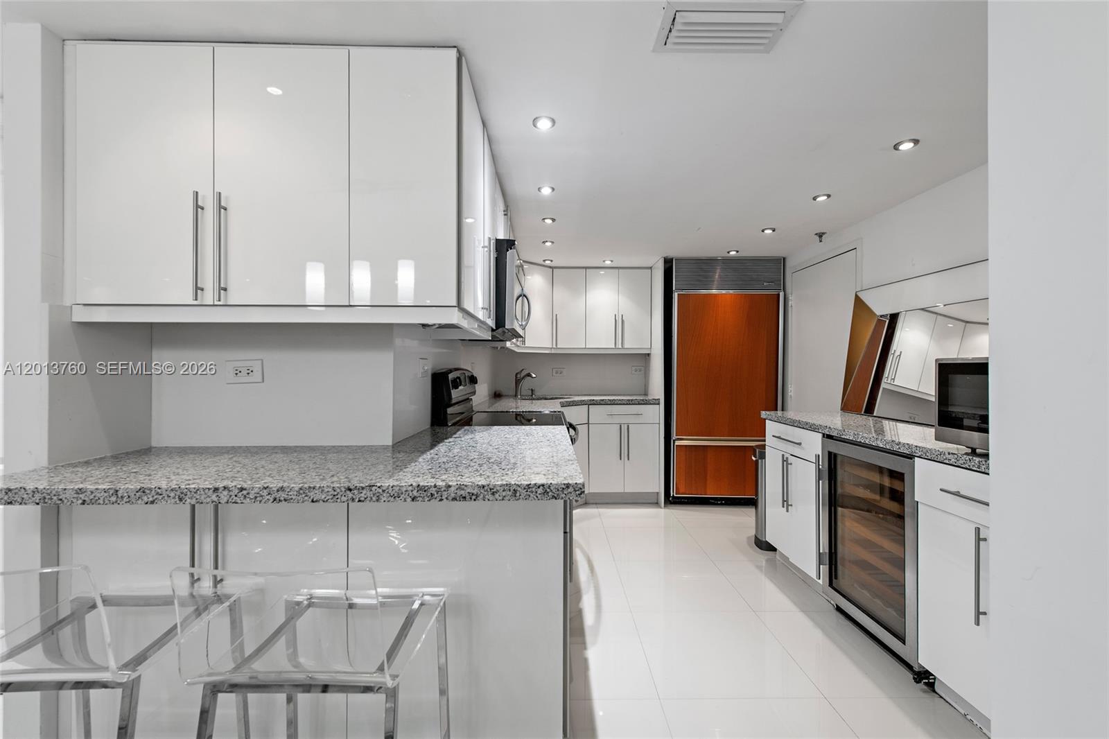 MAISON GRANDE CONDO - Residential