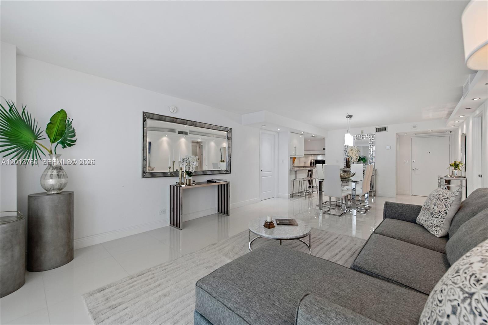 MAISON GRANDE CONDO - Residential