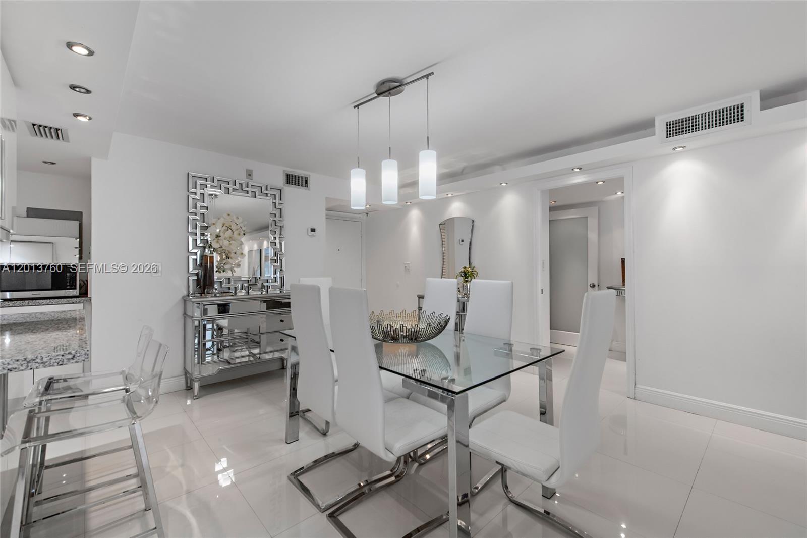 MAISON GRANDE CONDO - Residential