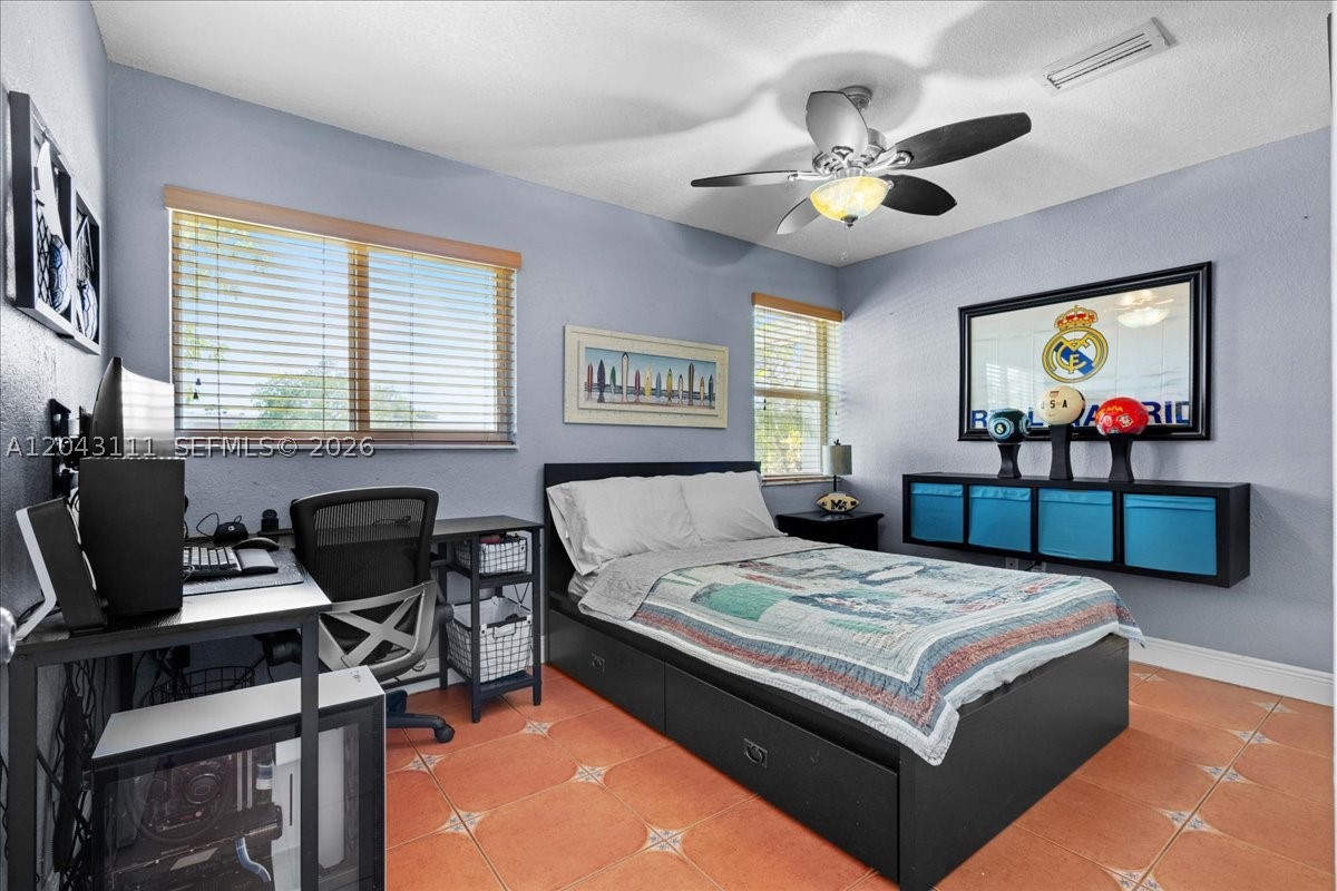 FONTAINEBLEAU GARDENS 1ST - Residential