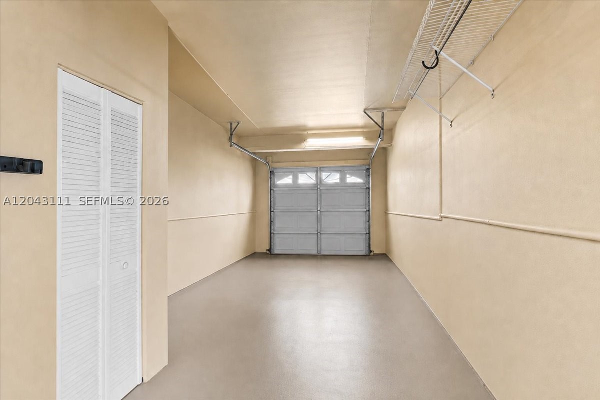 FONTAINEBLEAU GARDENS 1ST - Residential