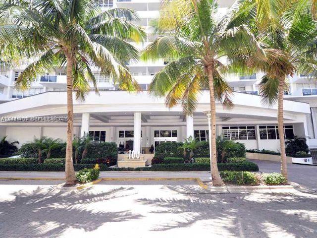 THE DECOPLAGE CONDO - Residential