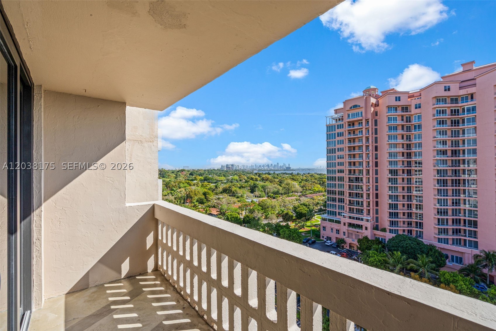 GABLES WATERWAY TOWERS CO - Residential Lease
