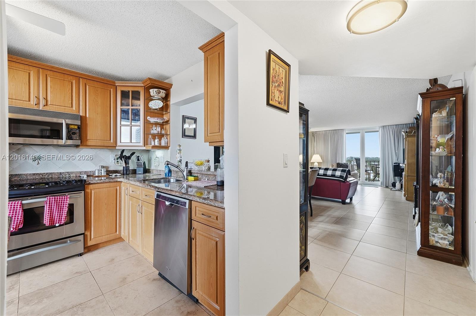 SILVER THATCH INTRACOASTA - Residential