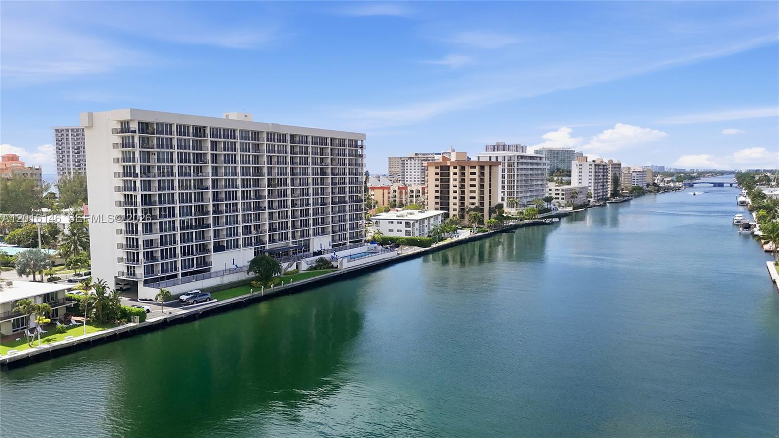 SILVER THATCH INTRACOASTA - Residential